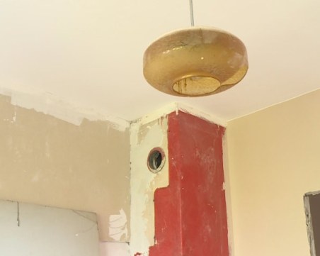 Пловдивчанка чака 13 години за общинско жилище, за да получи апартамент без санитарен възел