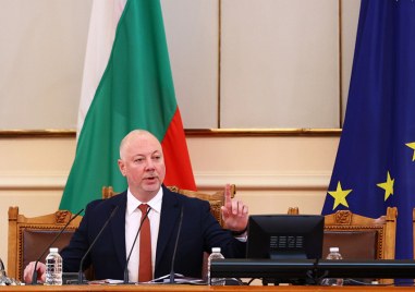 Председателят на Народното събрание Росен Желязков свиква утре извънредно заседание