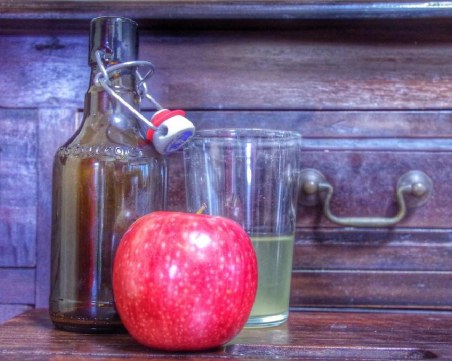 11 души починаха след натравяне с ябълков сайдер в Русия