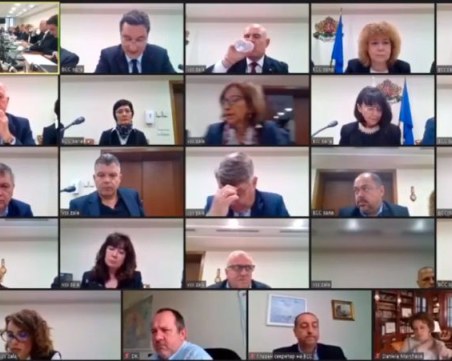 Гешев: В момента тече тоталитарен преврат от хора, които са безпринципни