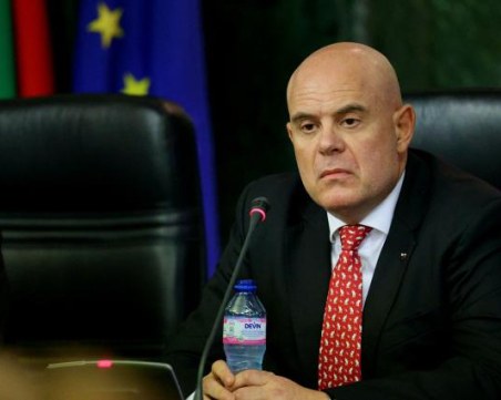 Иван Гешев поиска имунитета и на депутатите Ангел Георгиев и Веселин Вешев