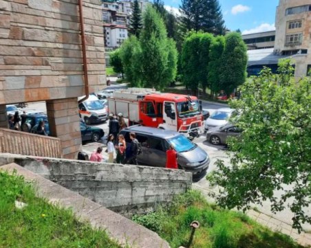 Пожар горя е театъра в Смолян