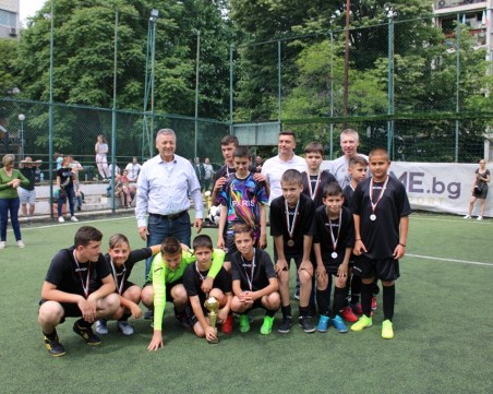 Тимът на СУ „Свети Седмочисленици” триумфира в турнира за купата на кмета на „Тракия”