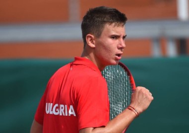 Пловдивският тенисист Илиян Радулов достигна до осминафиналите в юношеския турнир