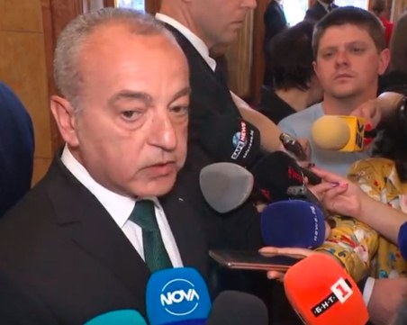 Донев: Предаването на управлението ще бъде спокойно