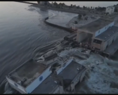 Експлозия разруши язовирна стена в Херсонска област ВИДЕО