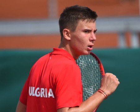 Пловдивски тенисист продължава с победите на Ролан Гарос