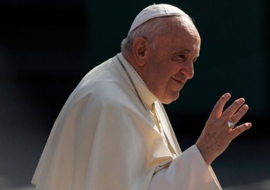 Римският папа Франциск претърпя коремна операция Интервенцията беше извършена в