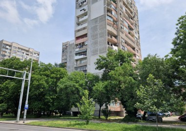 Стотици домакинства обитаващи жилищни сгради в района на бул Дунав