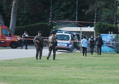 Масово нападение с нож над деца във Франция съобщи BBC При