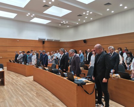 Пловдивските общинари почетоха паметта на поета Петър Анастасов