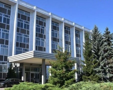 Протест пред руското посолство заради взрива на Каховската ВЕЦ