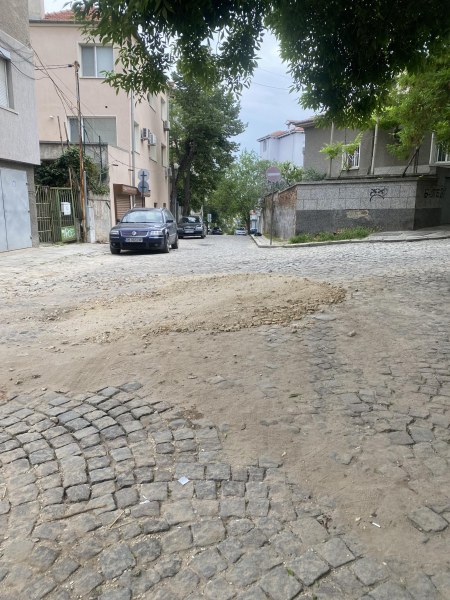 Как се отстранява ВиК авария в ХХI век в центъра на Пловдив