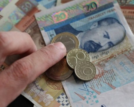 Българският пенсионер получава средно 735,48 лева на месец