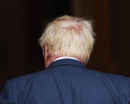 Борис Джонсън напуска и парламента заради „Партигейт