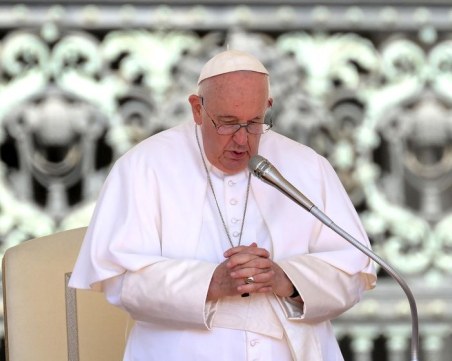 Папа Франциск ще пропусне неделната молитва „Ангел Господен