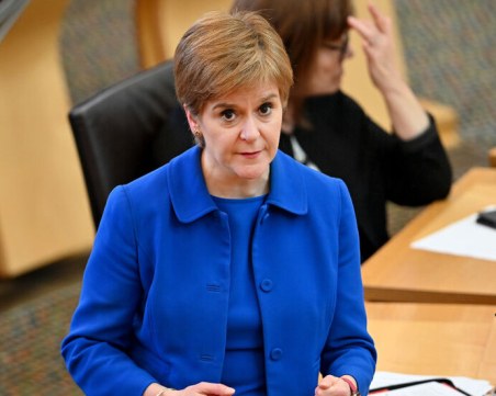 Арестуваха бившия първи министър на Шотландия Никола Стърджън