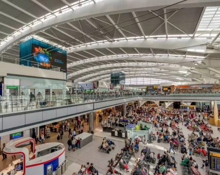 Стачка блокира второто най-голямо летище в Европа