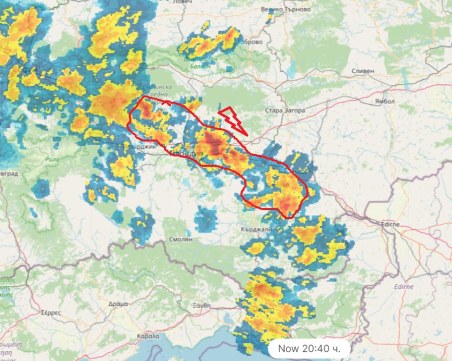 Meteo Balkans: Силна буря край Пловдив, има висок риск от наводнения