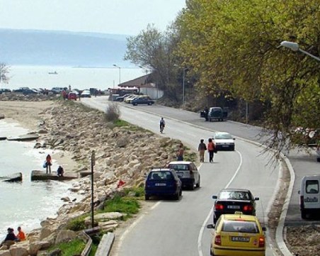Регионалният министър разпореди по казуса с колите по Крайбрежната алея във Варна