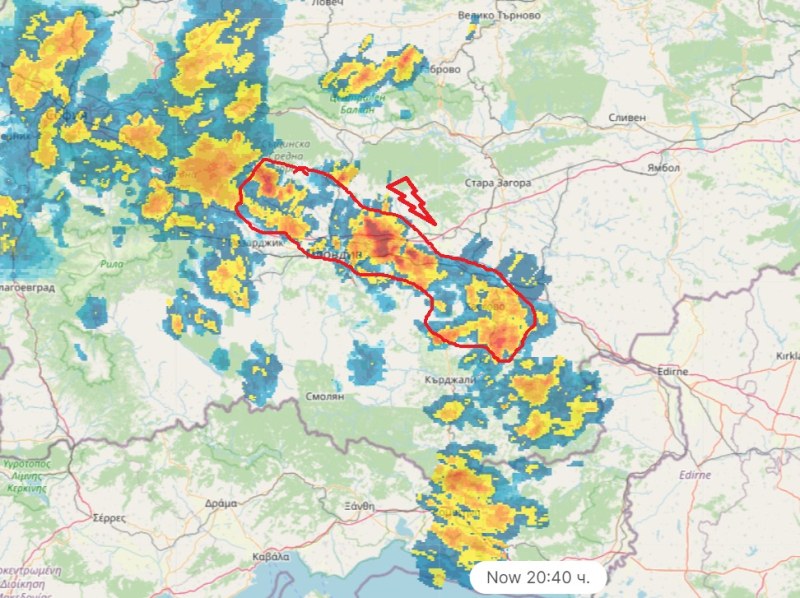 Meteo Balkans: Силна буря край Пловдив, има висок риск от наводнения