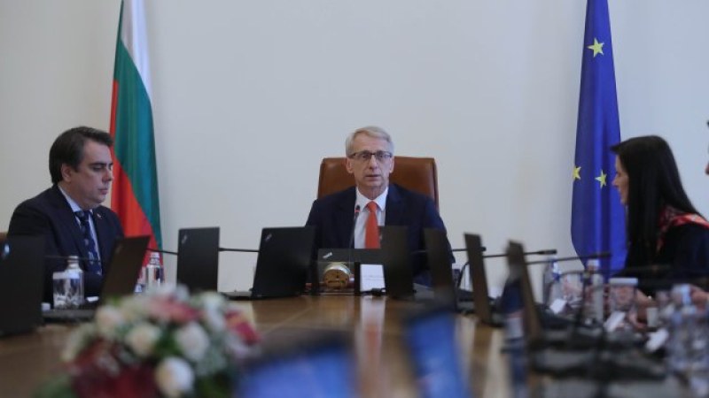 МС за оставките на областните управители: Остават на работа, докато не се вземе решение