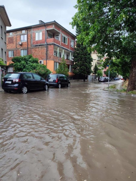 Наводнение в Асеновград, бедствие в Северозапада -  очакват се още порои  в Пловдивско