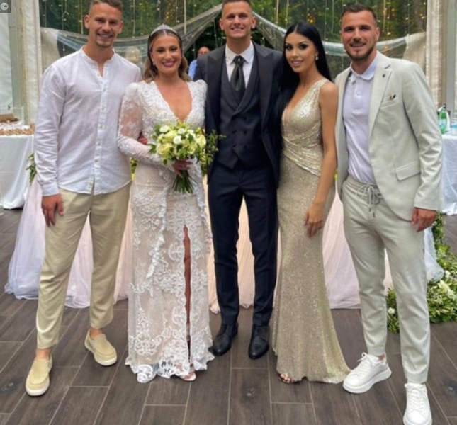 Вратарят на Локо вдигна сватба в Хърватия