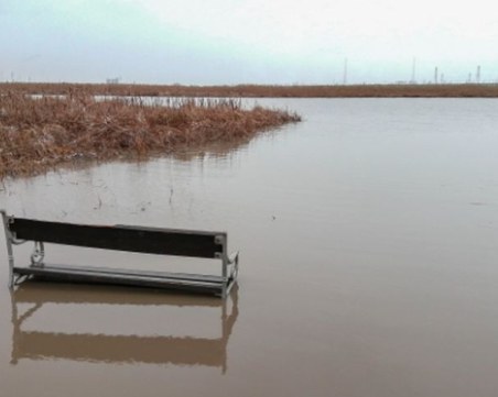 Евакуират жители на монтанско село заради опасност от преливане на язовир