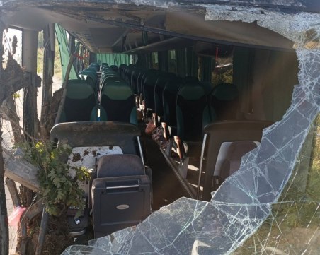 Най-малко 15 души са загинали след сблъсък между камион и малък автобус в Египет