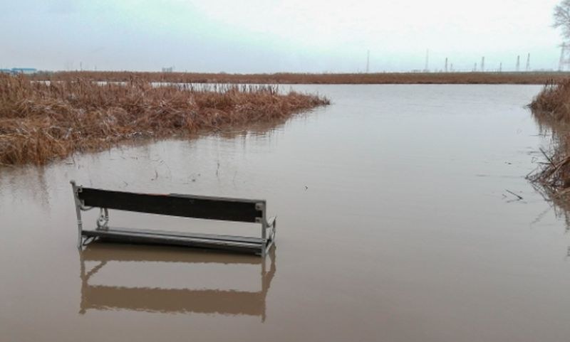 Евакуират жители на монтанско село заради опасност от преливане на язовир