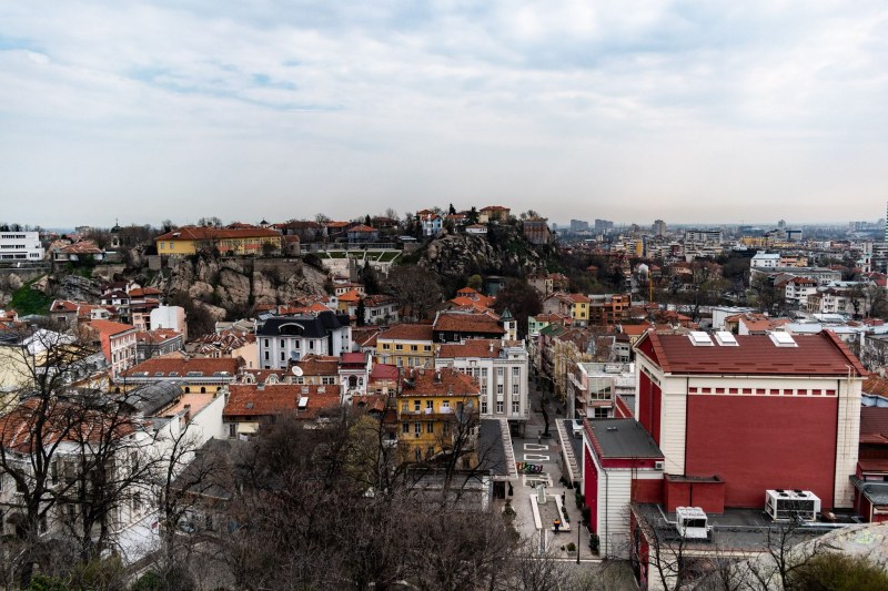 Температурите в Пловдив се повишават, но и днес не са изключени