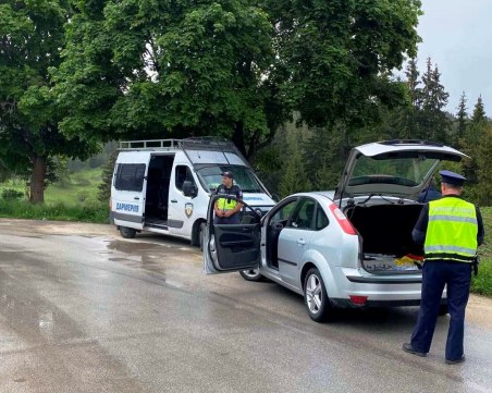 8 души са задържани при спецакция на полицията в Пазарджик