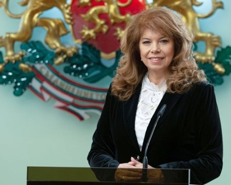 Илияна Йотова: Г-жа Лорер стана жертва на „кървавия подпис