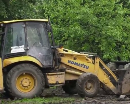Втори ден продължава разчистването на Берковица след потопа