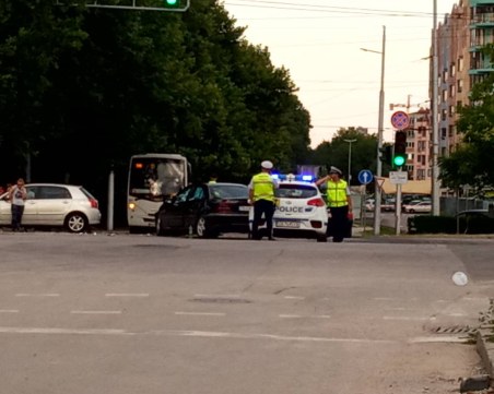 За последното денонощие: Двама загинали и 38 ранени при 23 катастрофи в страната