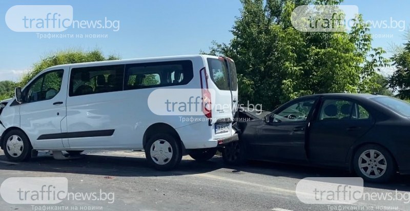 Верижна катастрофа затруднява движението на пътя Пловдив- Карлово