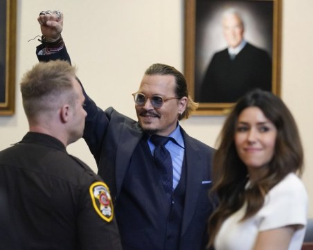 Амбър Хърд е изплатила парите по делото на Джони Деп,  той ги дарява