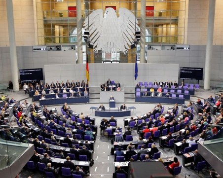 Бундестагът: България да не поставя още условия към РСМ, освен промяната на Конституцията