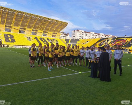 Ето с кои играчи се раздели Ботев до момента