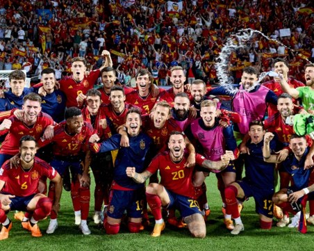 Испания вкара в последните минути и е вторият финалист в Лигата на нациите