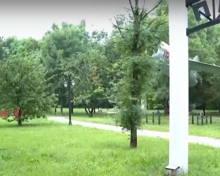 Пребиха до смърт мъж в парк в Божурище