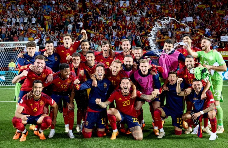 Испания вкара в последните минути и е вторият финалист в Лигата на нациите