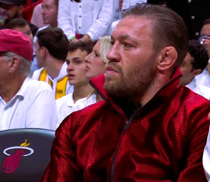 ММА боецът Конър Макгрегър е обвинен в сексуално посегателство срещу жена,