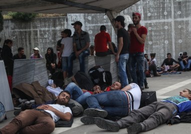 96 нелегални мигранти са били задържани в Истанбул при голяма