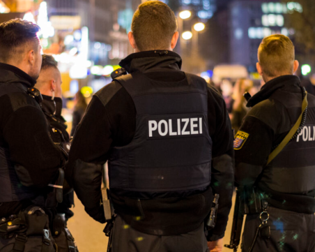 Меле в Германия: 80 души се биха с железни пръти и ножове