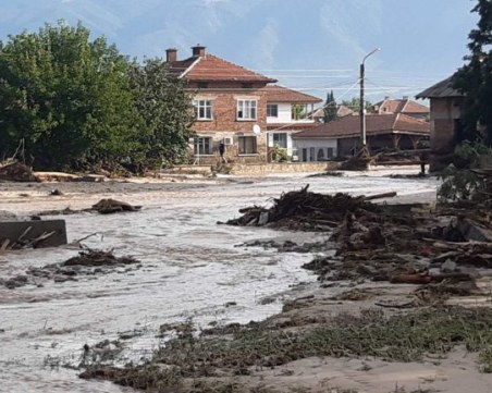 Шалапатова: Още този месец пострадалите от наводненията домакинства ще получат еднократна помощ до 1512 лв.