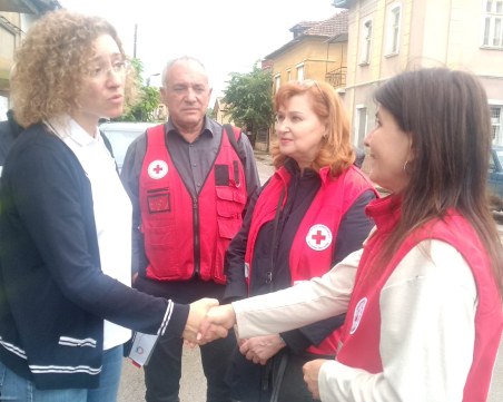 Топъл обяд и емоционална подкрепа - сред мерките за подкрепа на пострадалите от наводнения