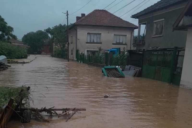Подготвят евакуация на градове и села в близост до река Огоста