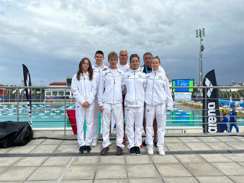 Силен старт на българските юноши и девойки на турнир по плуване в Гърция